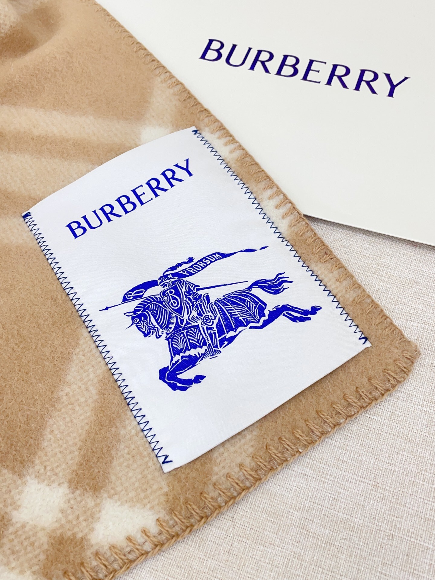 Burberry-24.99$-A5527 gallery