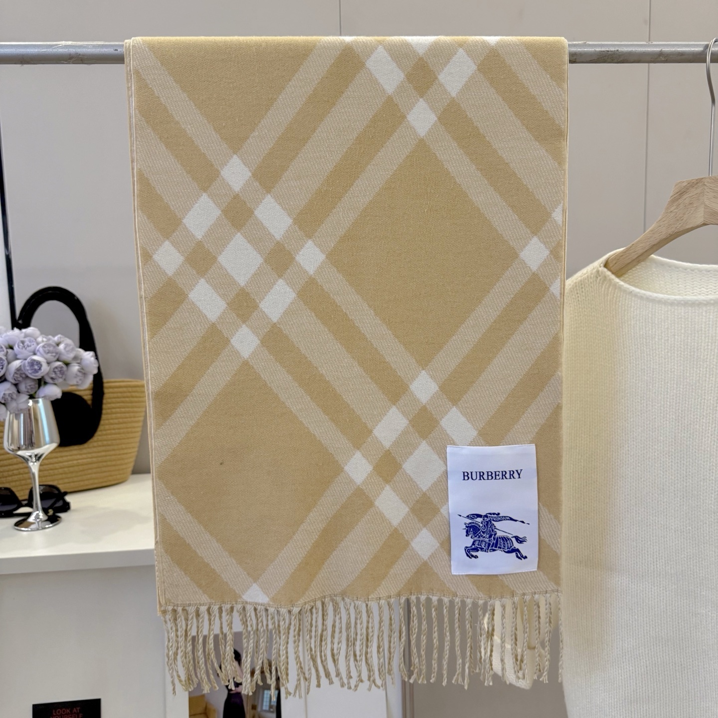 Burberry-24.99$-A5805 gallery