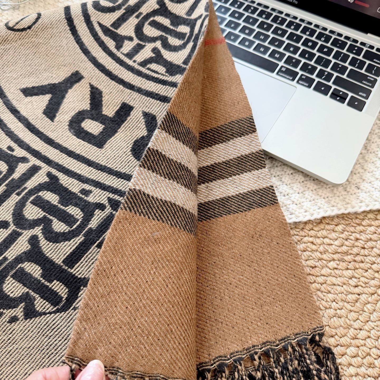 Burberry-24.99$-A5843 gallery