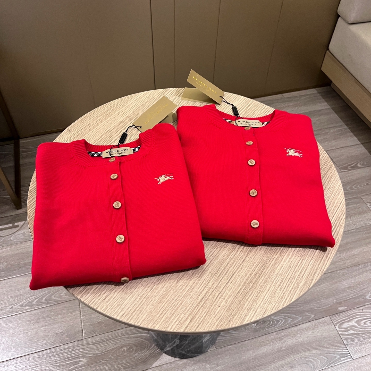 Burberry-42.99$-A5879 gallery