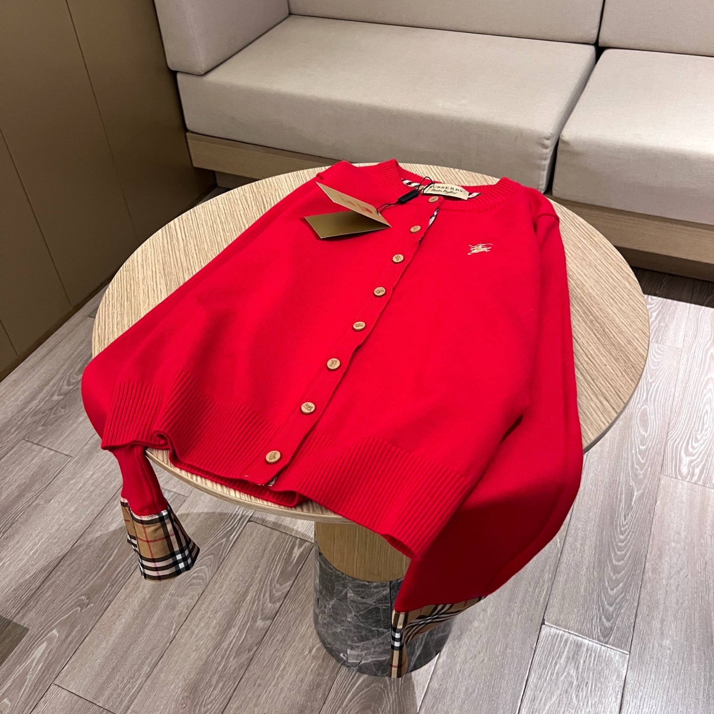 Burberry-42.99$-A5879 gallery