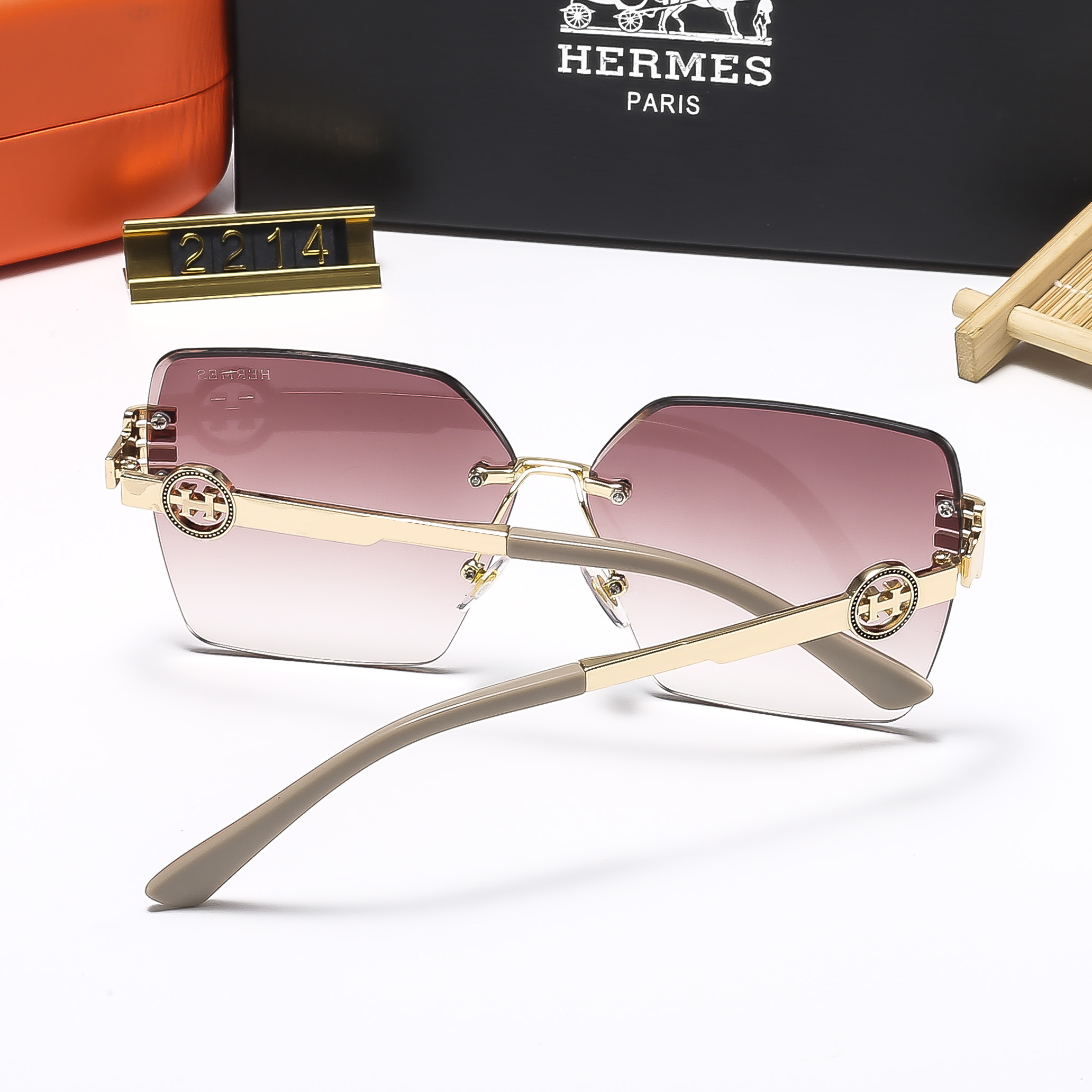 Hermes-17.99/24.99$-B2214 gallery