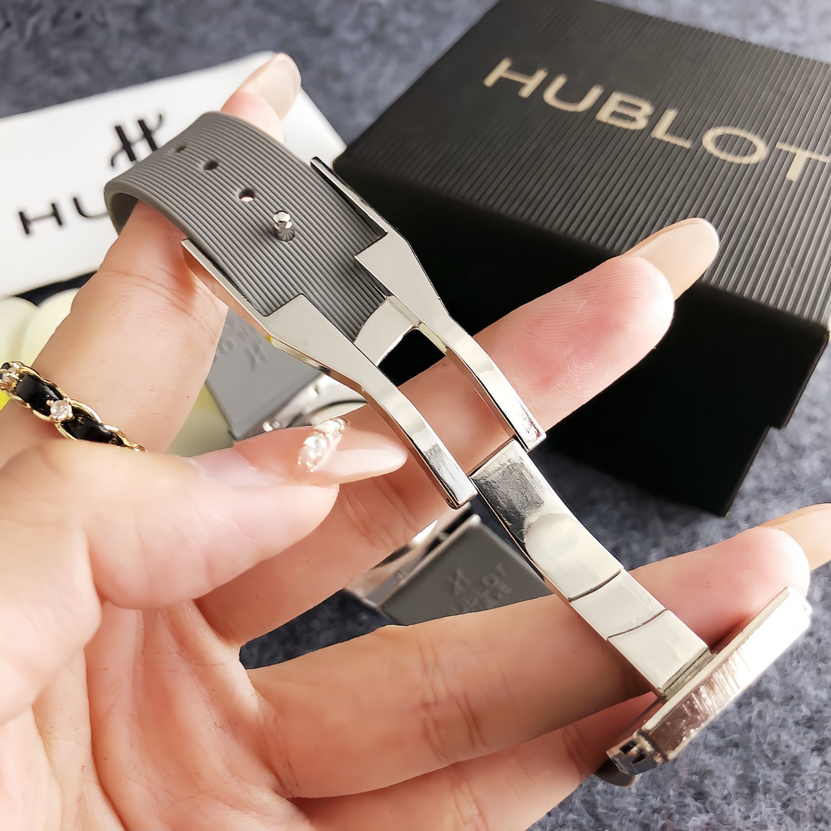 Hublot-24.99$-A5419 gallery