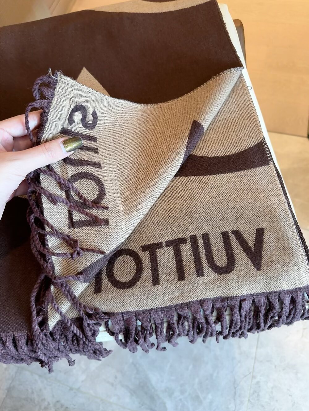 LV-24.99$-A5784 gallery