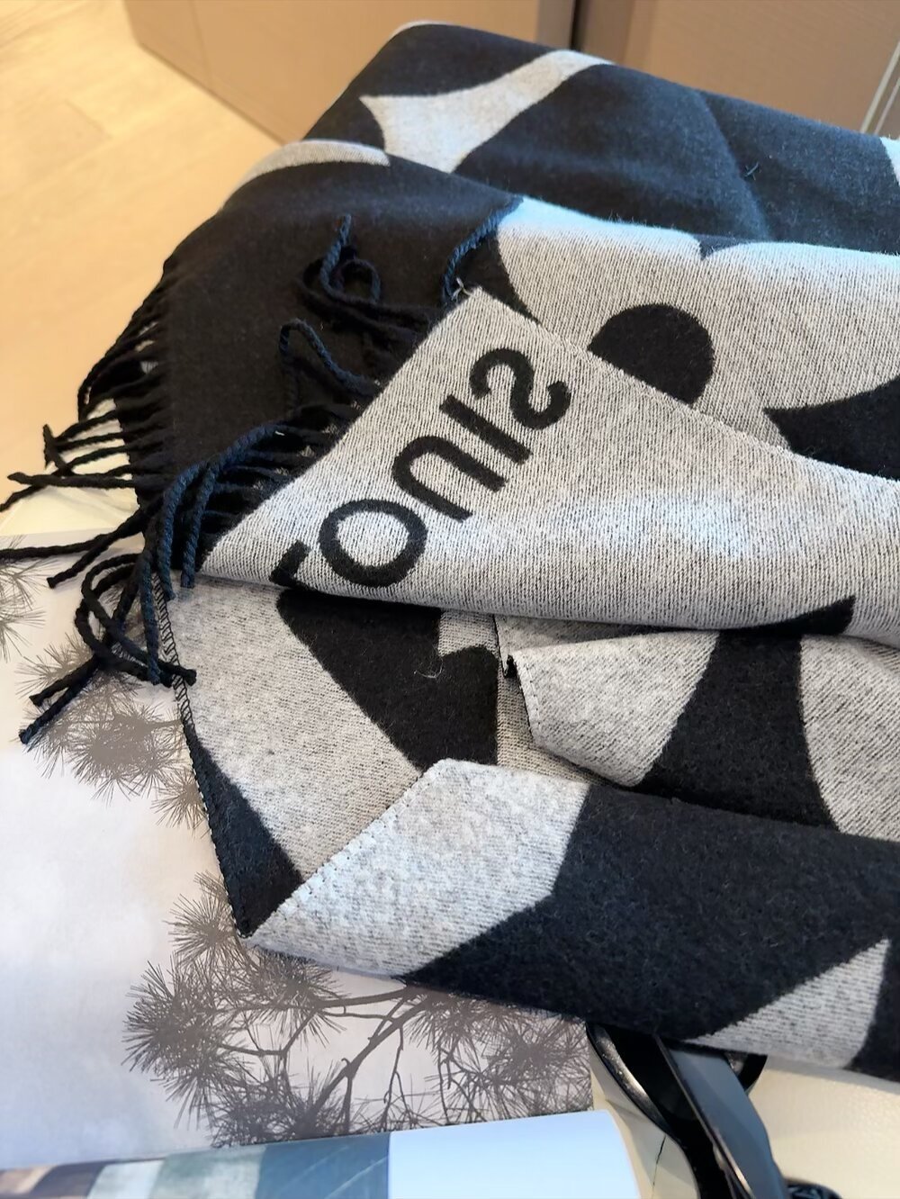 LV-24.99$-A5784 gallery