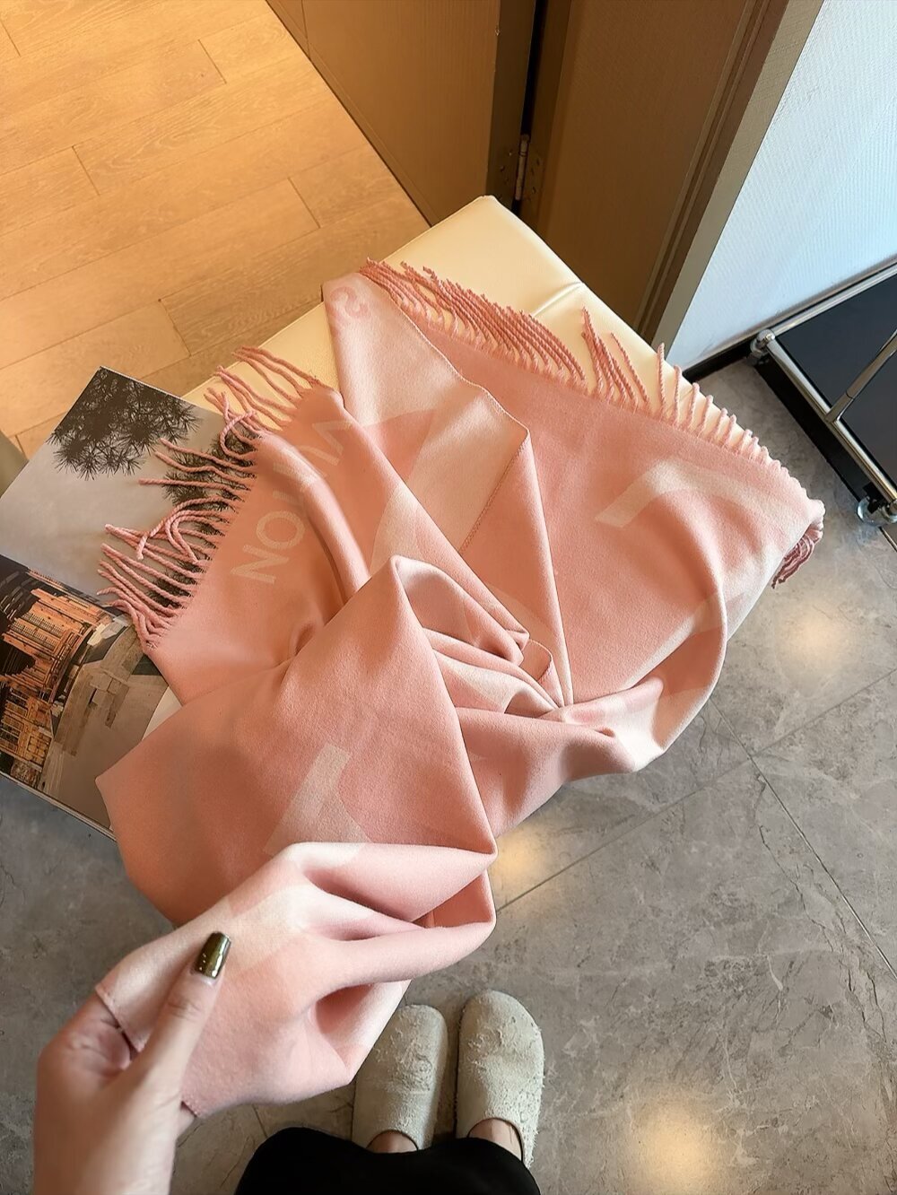 LV-24.99$-A5784 gallery