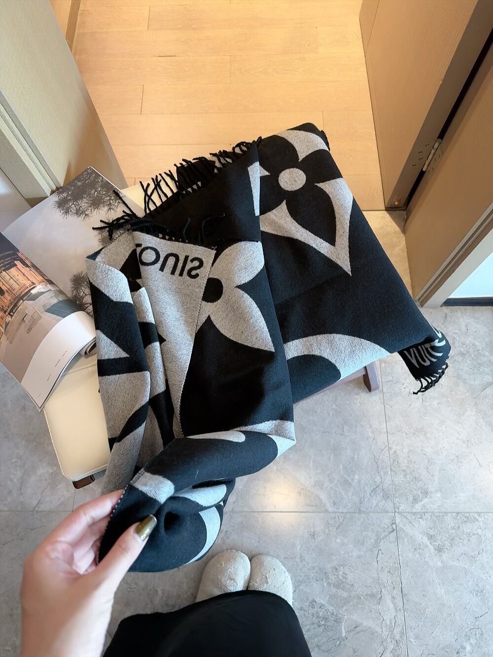 LV-24.99$-A5784 gallery