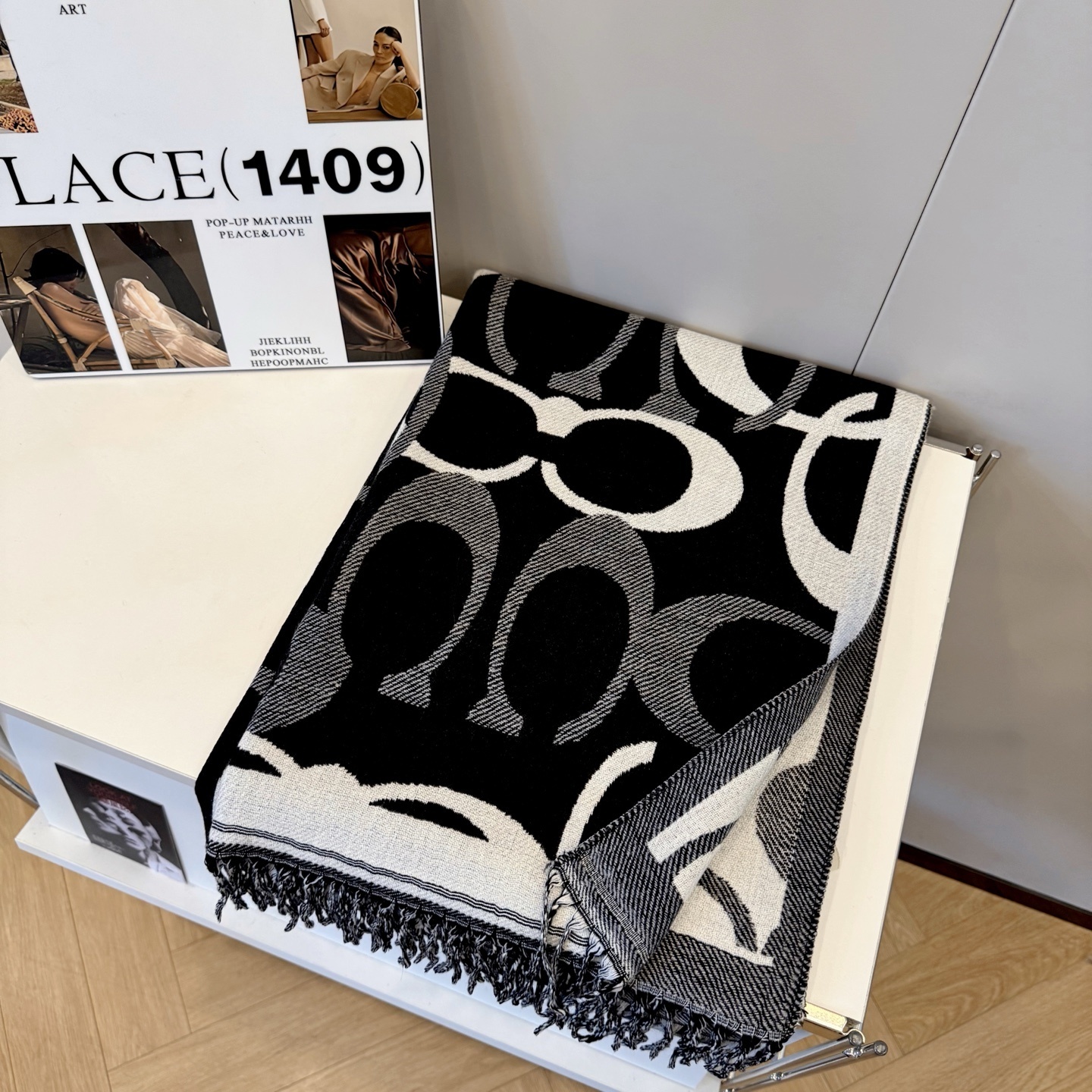 LV-26.99$-A5849 gallery