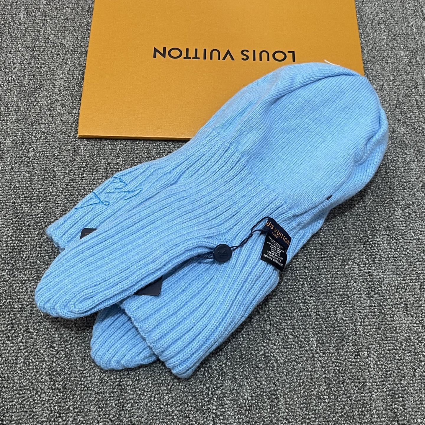 LV-27.99$-A5839 gallery