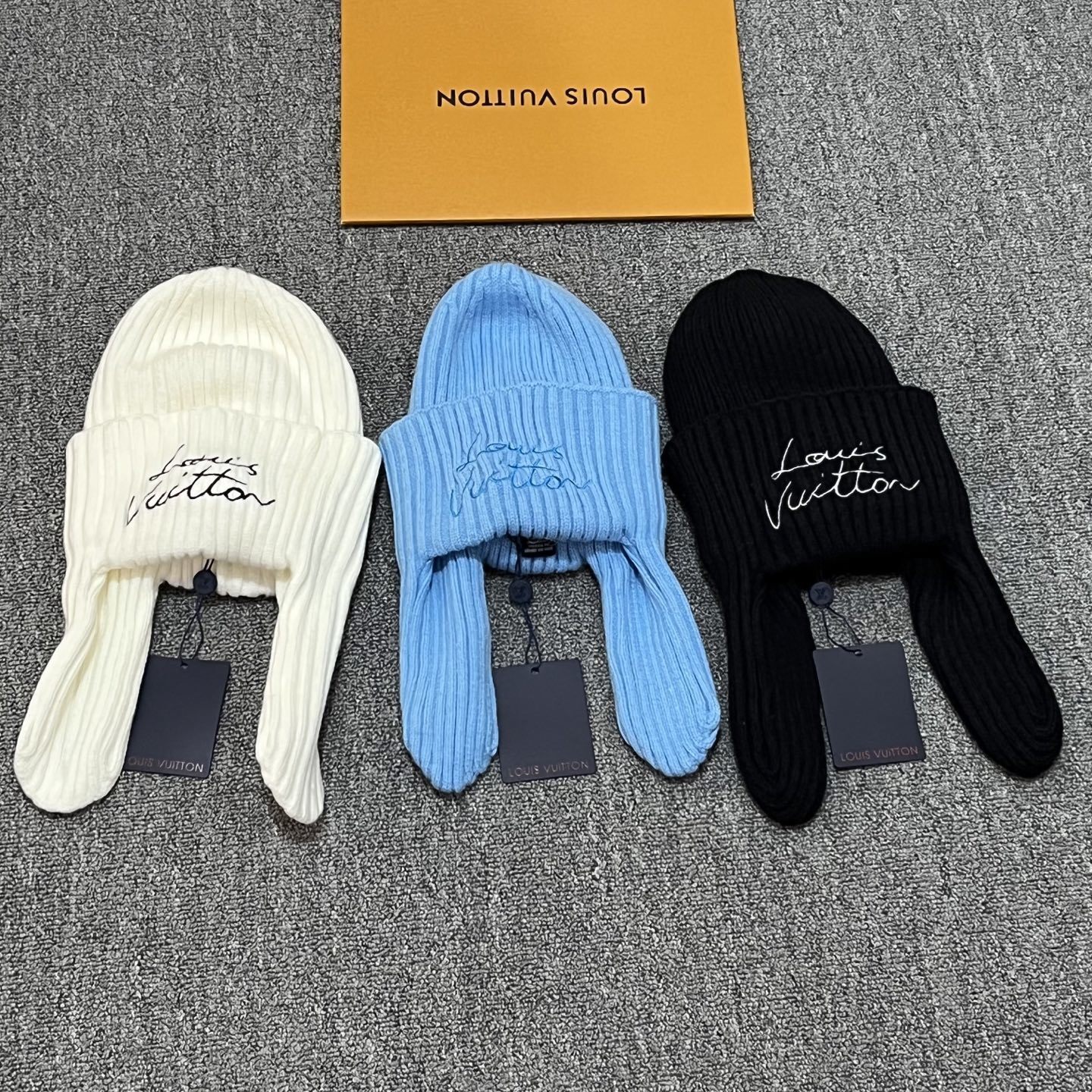 LV-27.99$-A5839 gallery