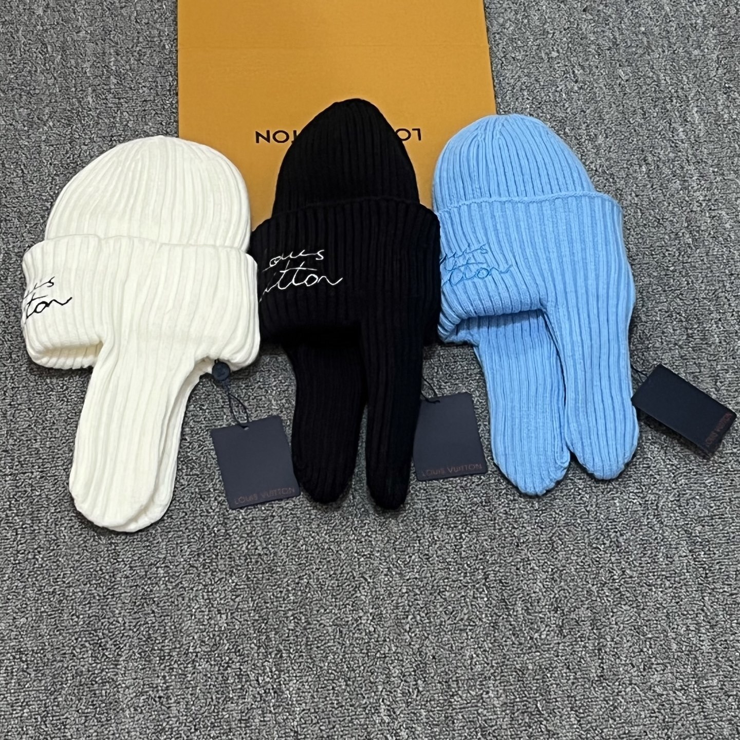 LV-27.99$-A5839 gallery