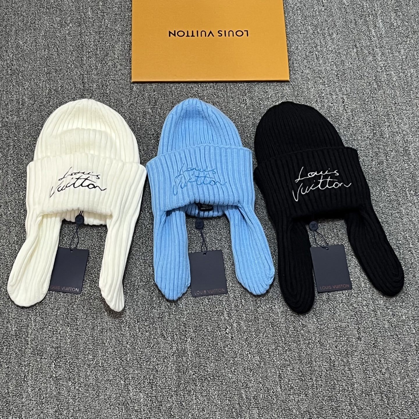 LV-27.99$-A5839 gallery