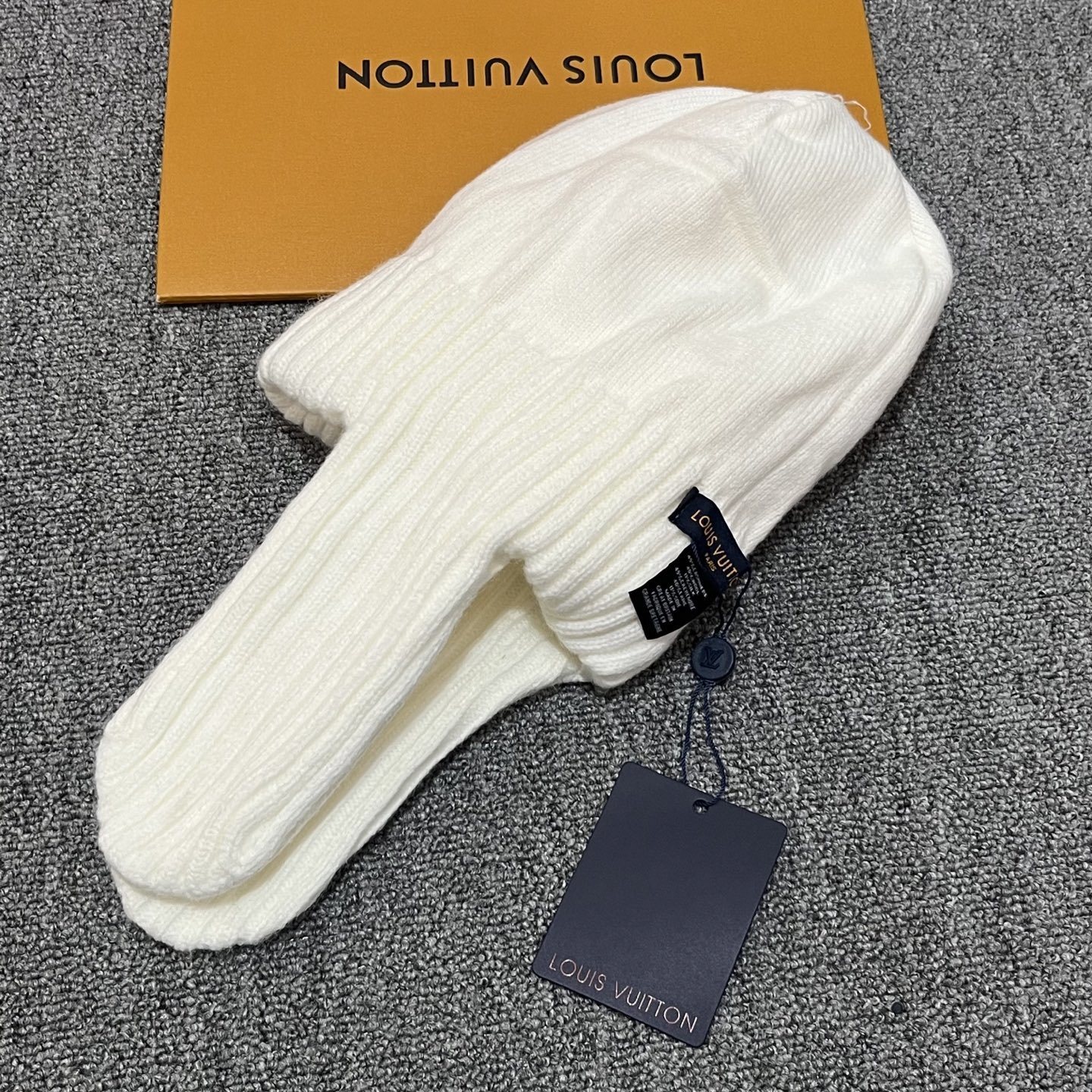 LV-27.99$-A5839 gallery