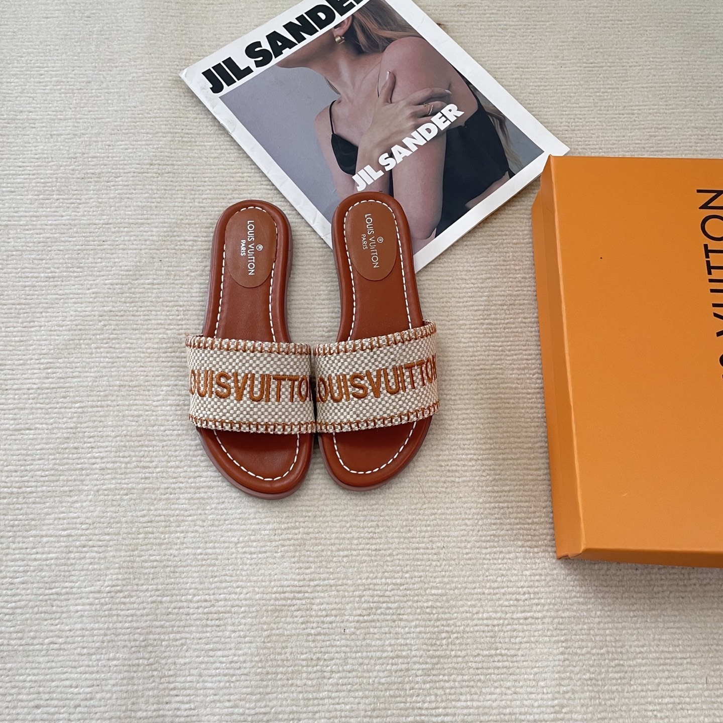 LV-45.99$-A4971 gallery