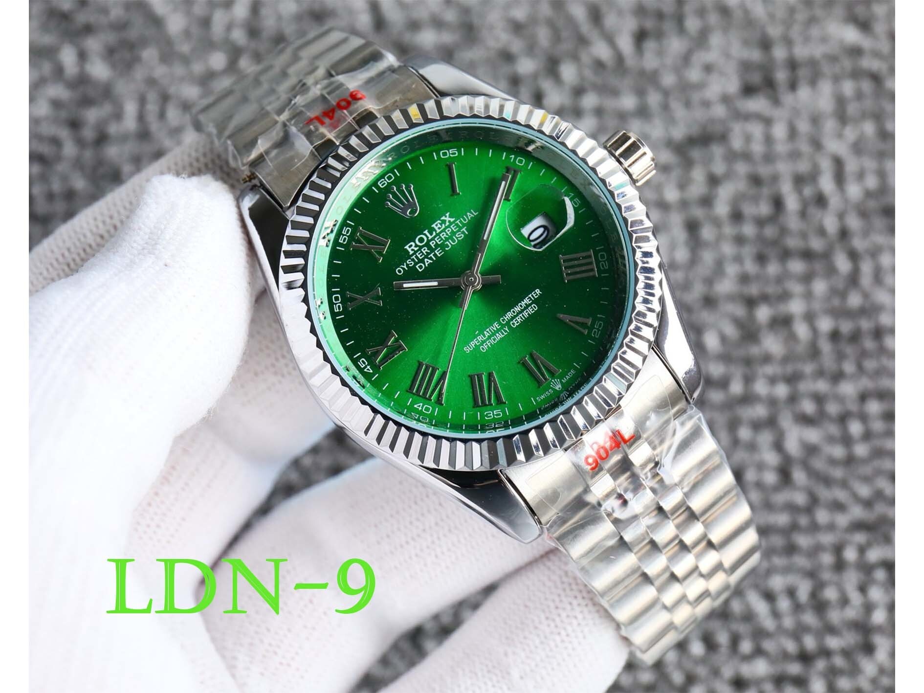 $108-LDN-786  R劳 gallery