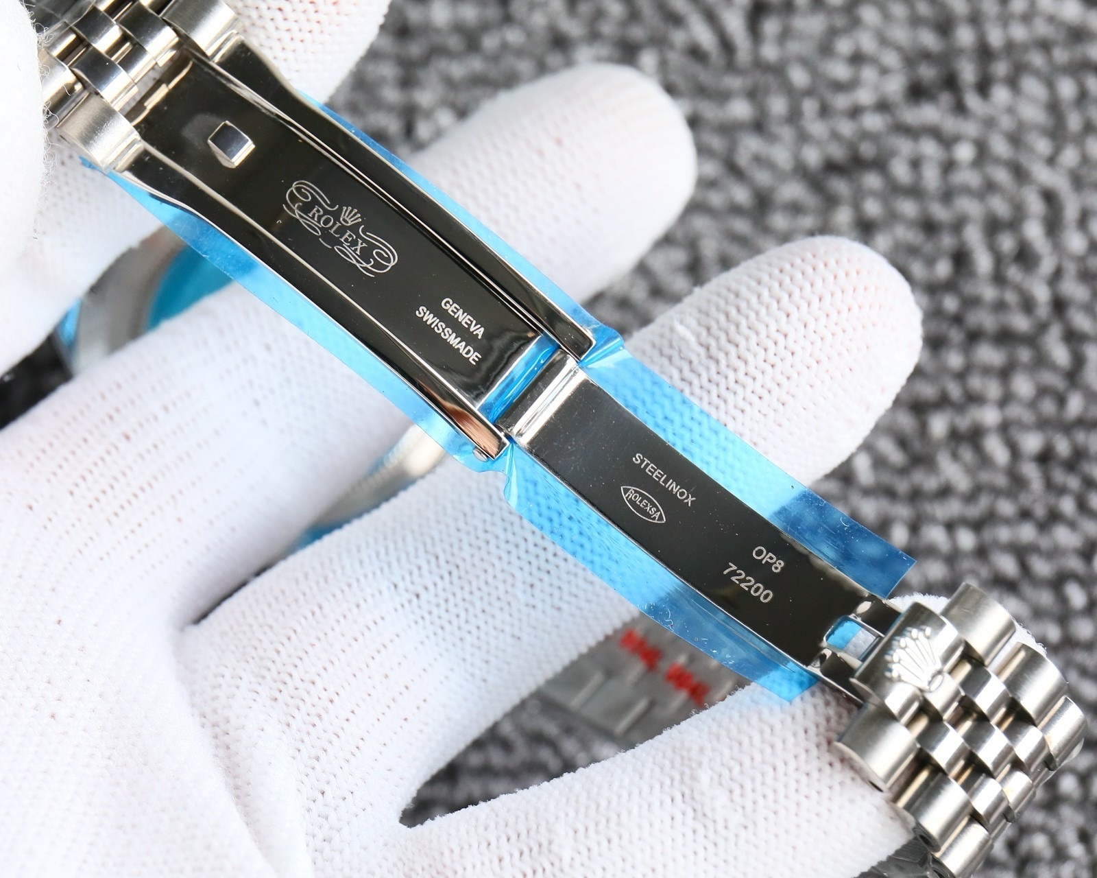 $108-LDN-786  R劳 gallery