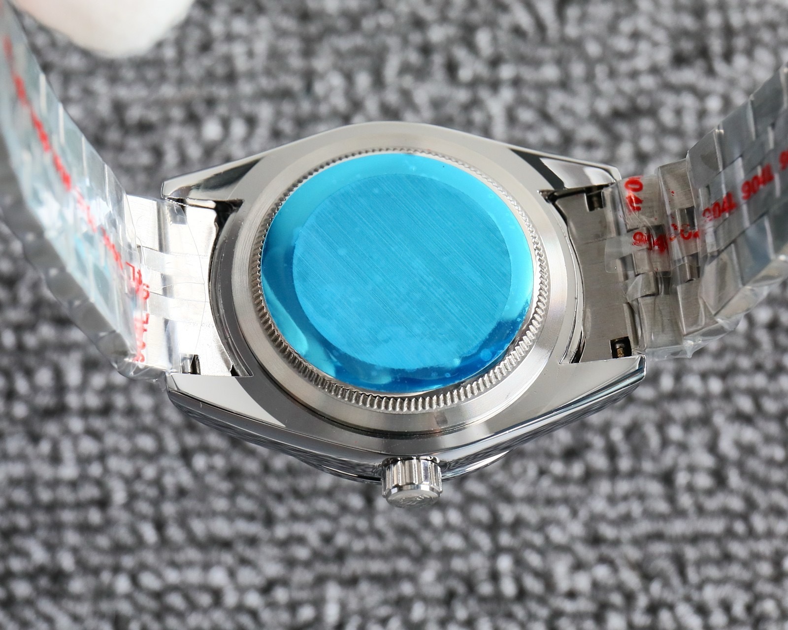 $108-LDN-786  R劳 gallery