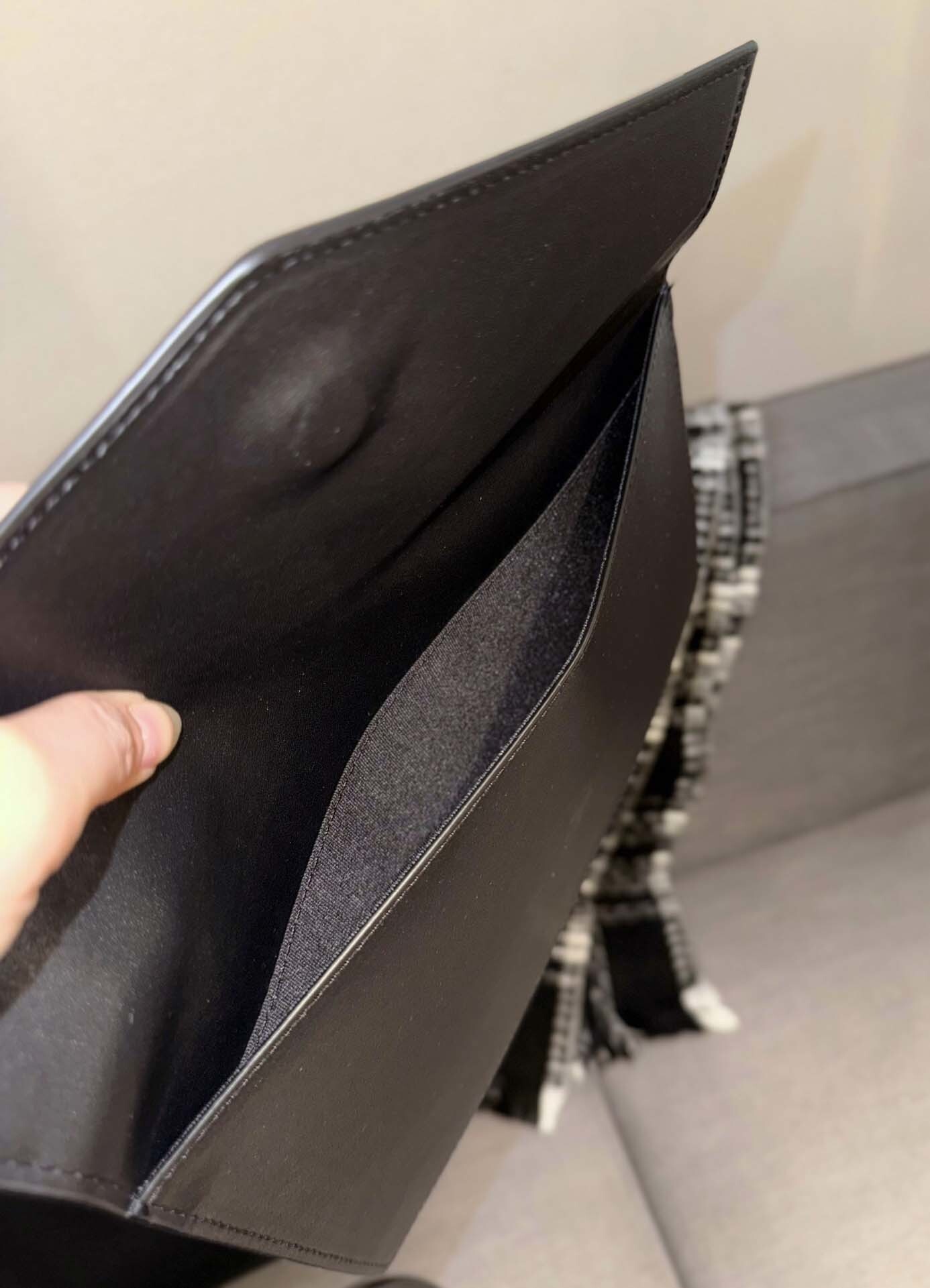 $115-LDN-385 YSL gallery