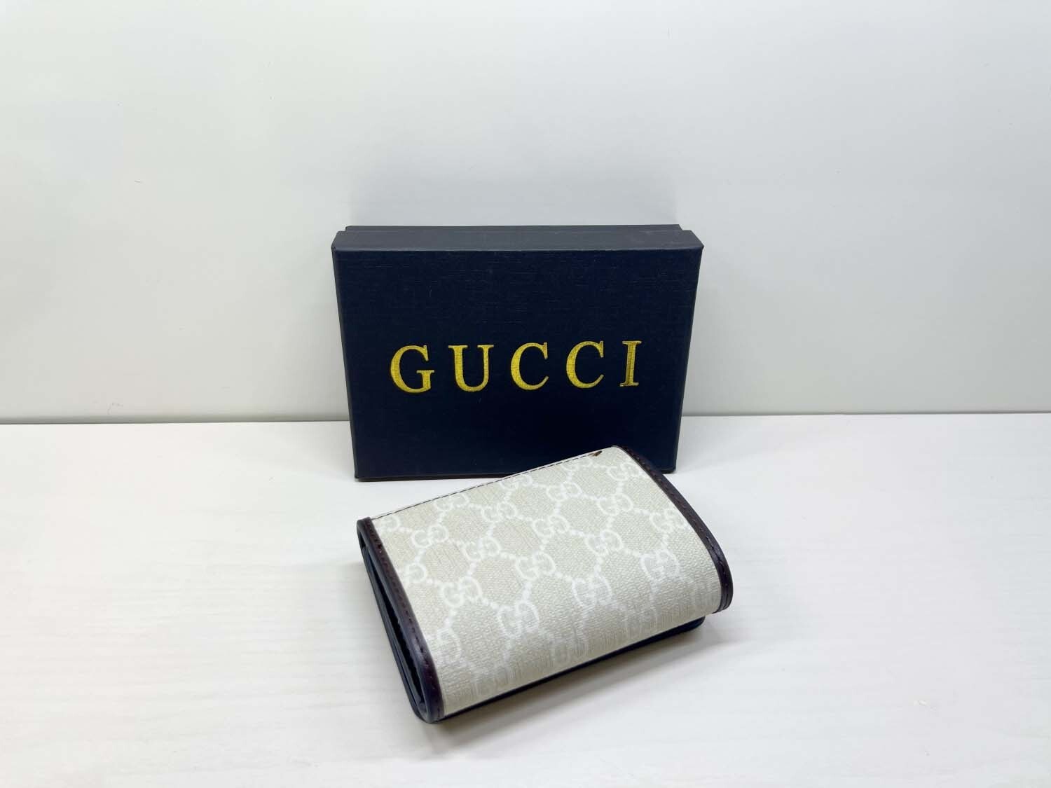 $32-LDN-218 GCI gallery