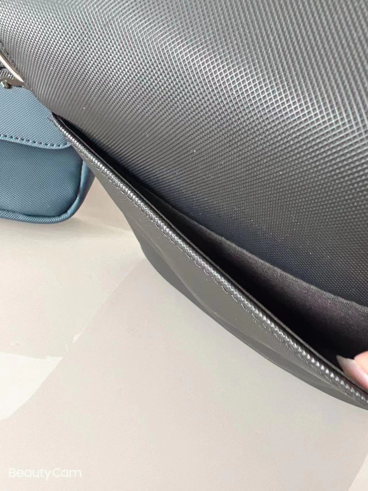 $32-LDN-511 Lae gallery