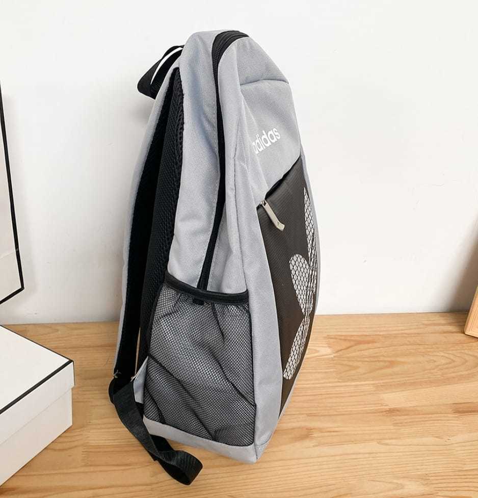 $32-LDN-599 AD gallery