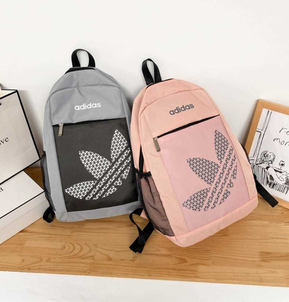 $32-LDN-599 AD gallery