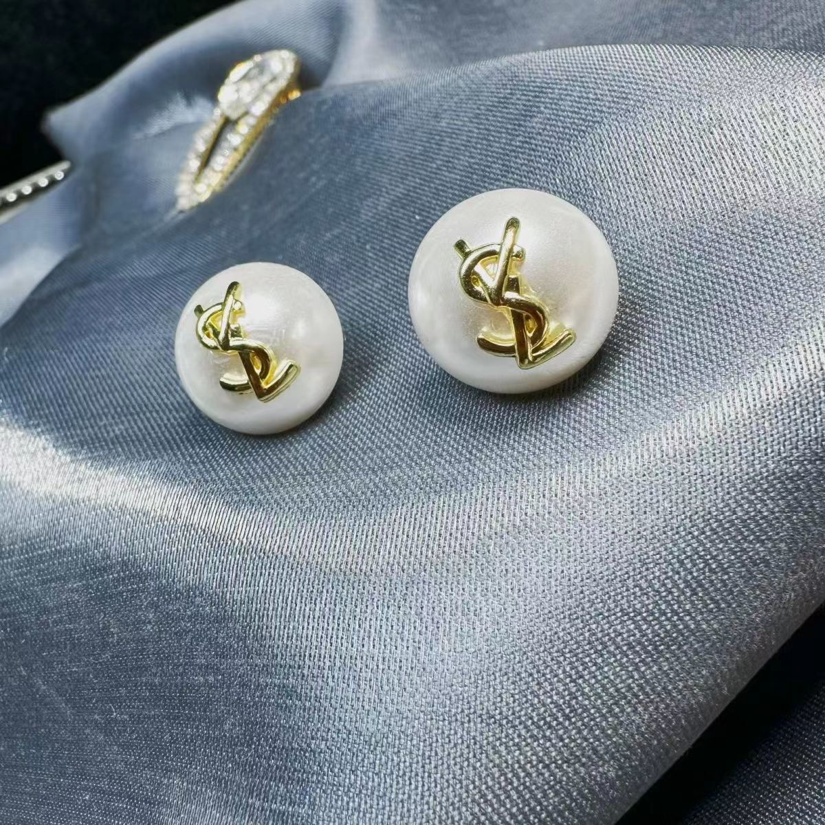 $32.55-LDN-381 YSL gallery