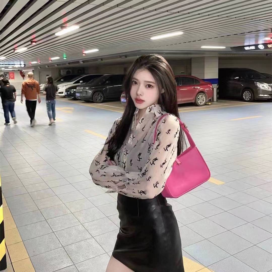 $33-LDN-383 YSL gallery