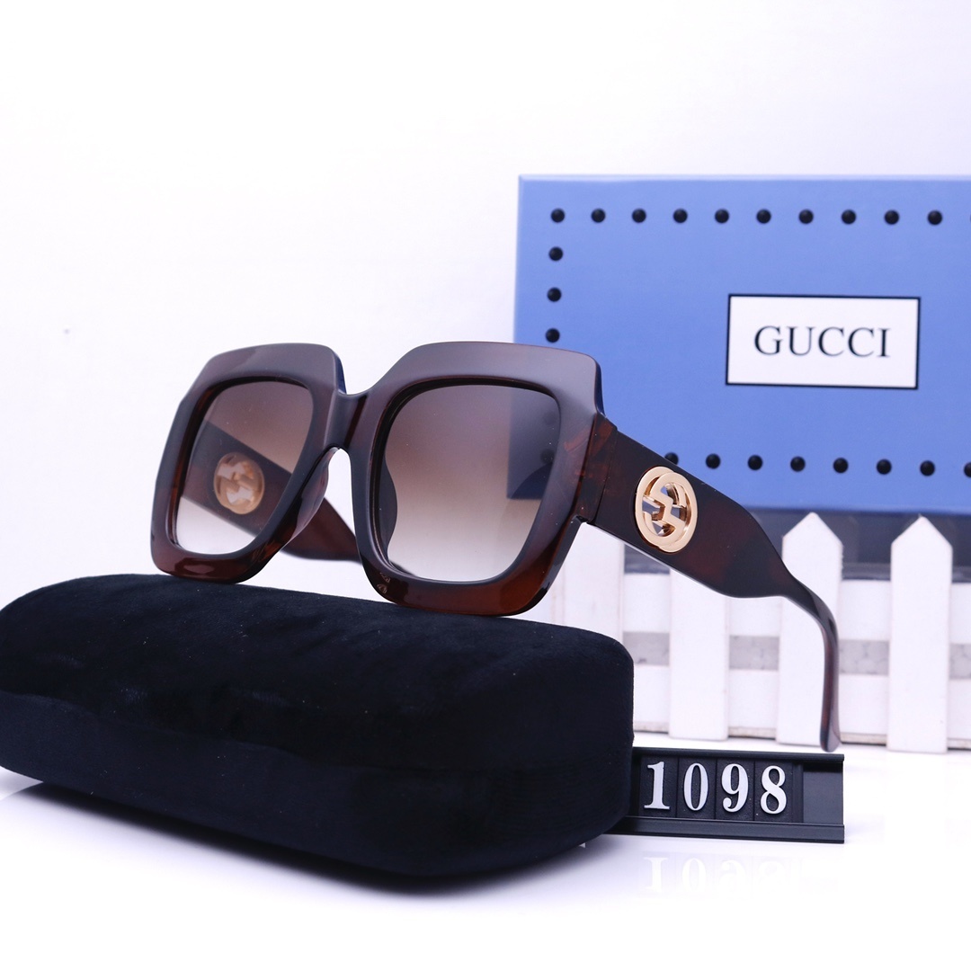 $35-LDN-221 GCI gallery