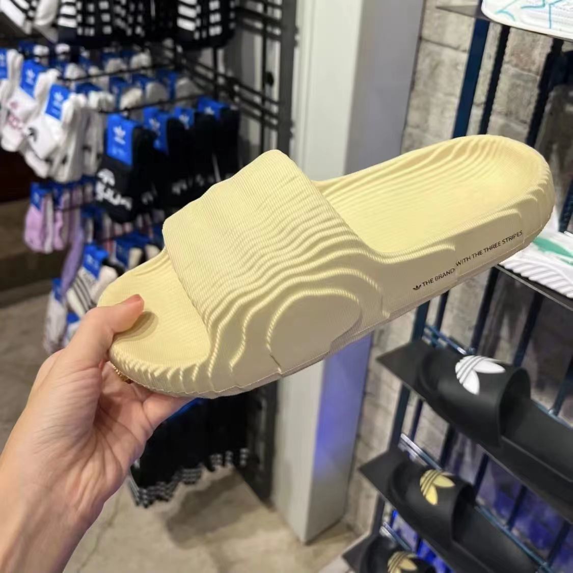 $37.99-LDN-611 AD gallery