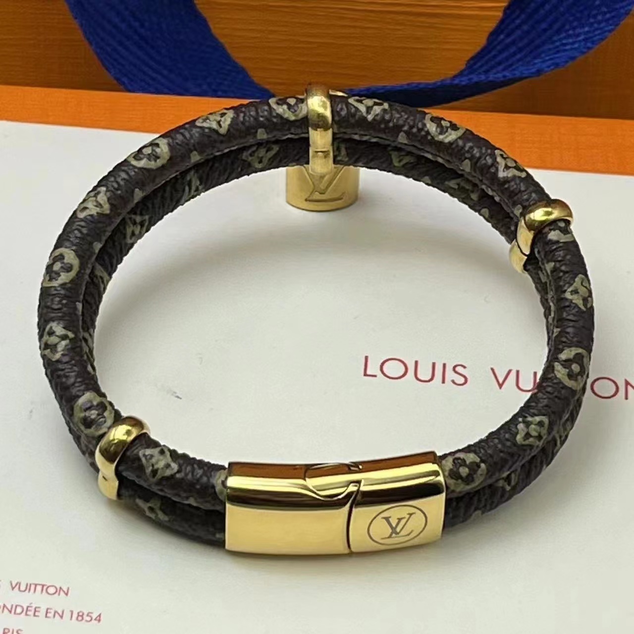 $38-LDN-314 LV gallery