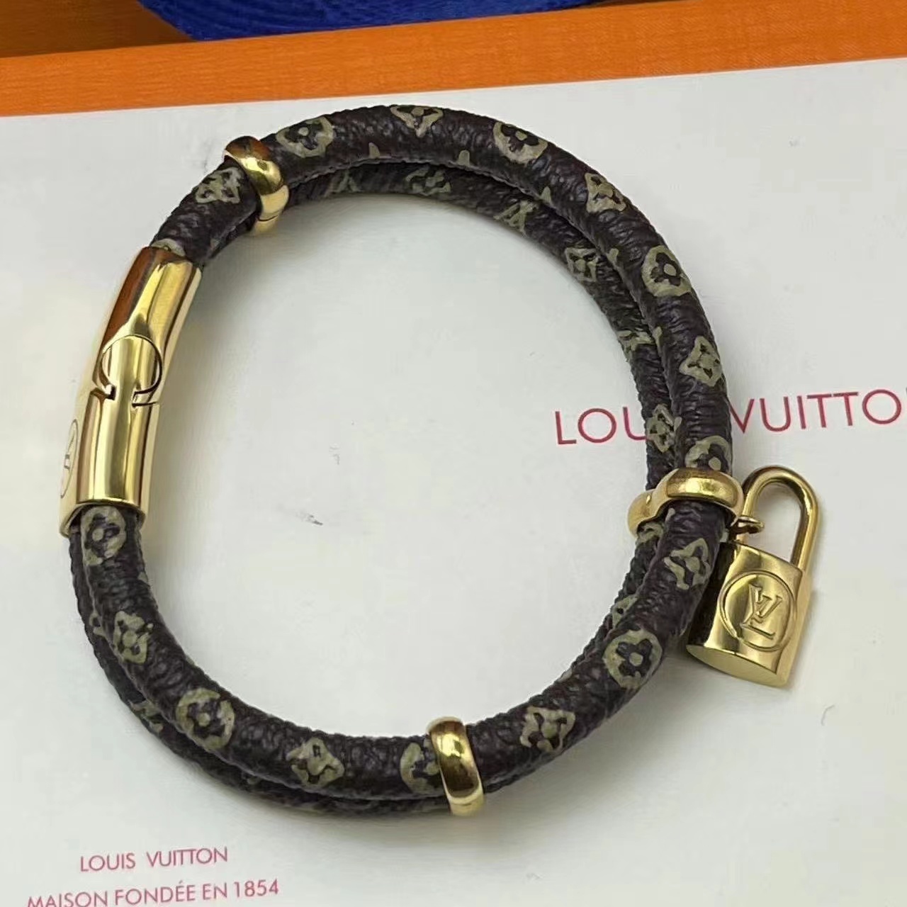 $38-LDN-314 LV gallery