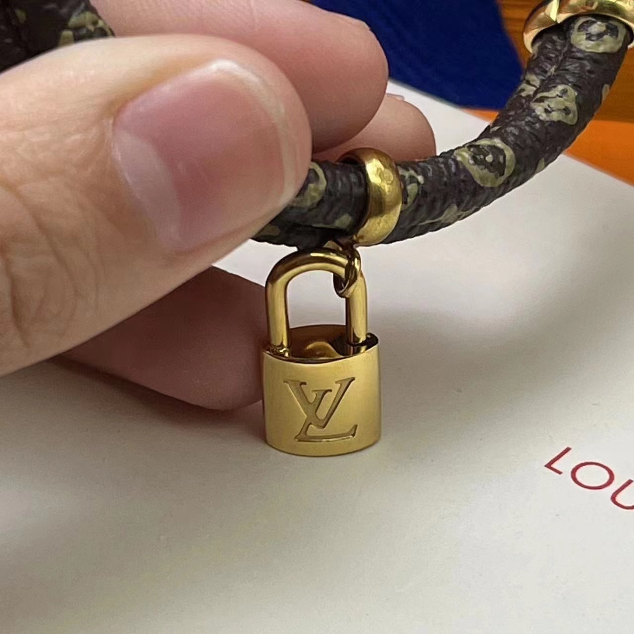 $38-LDN-314 LV gallery