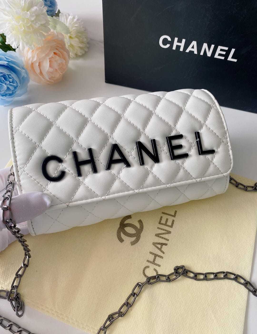 $38-LDN-347 CHA gallery