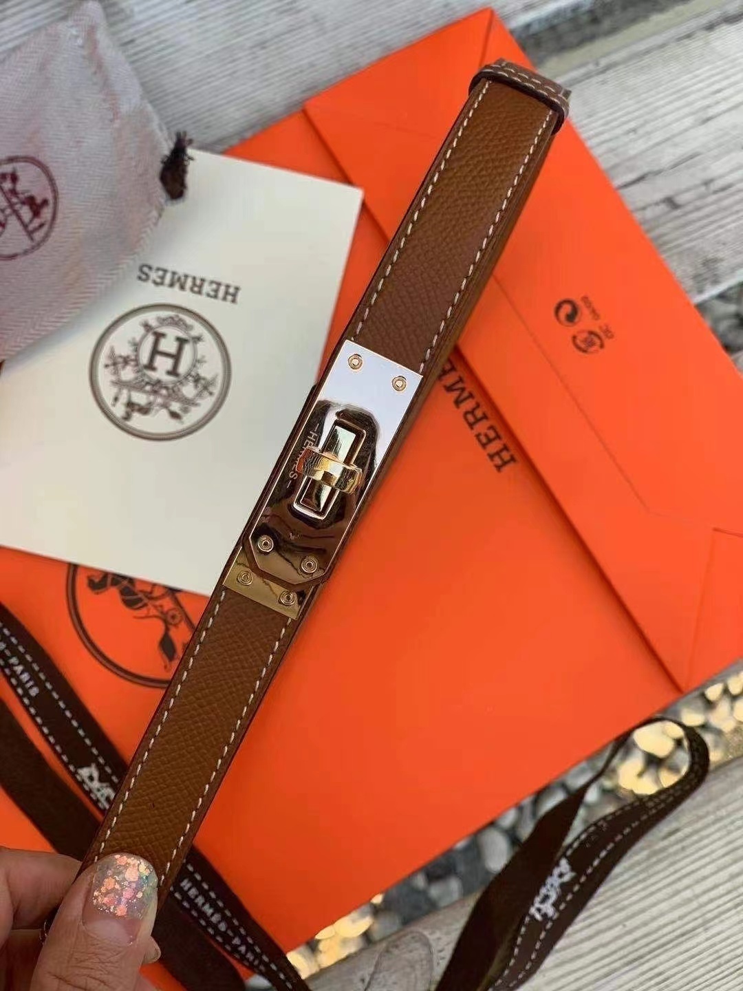 $38-LDN-747 HERM gallery