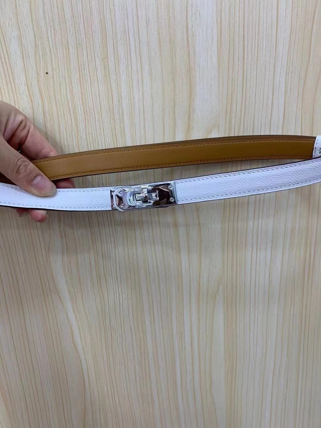 $38-LDN-747 HERM gallery