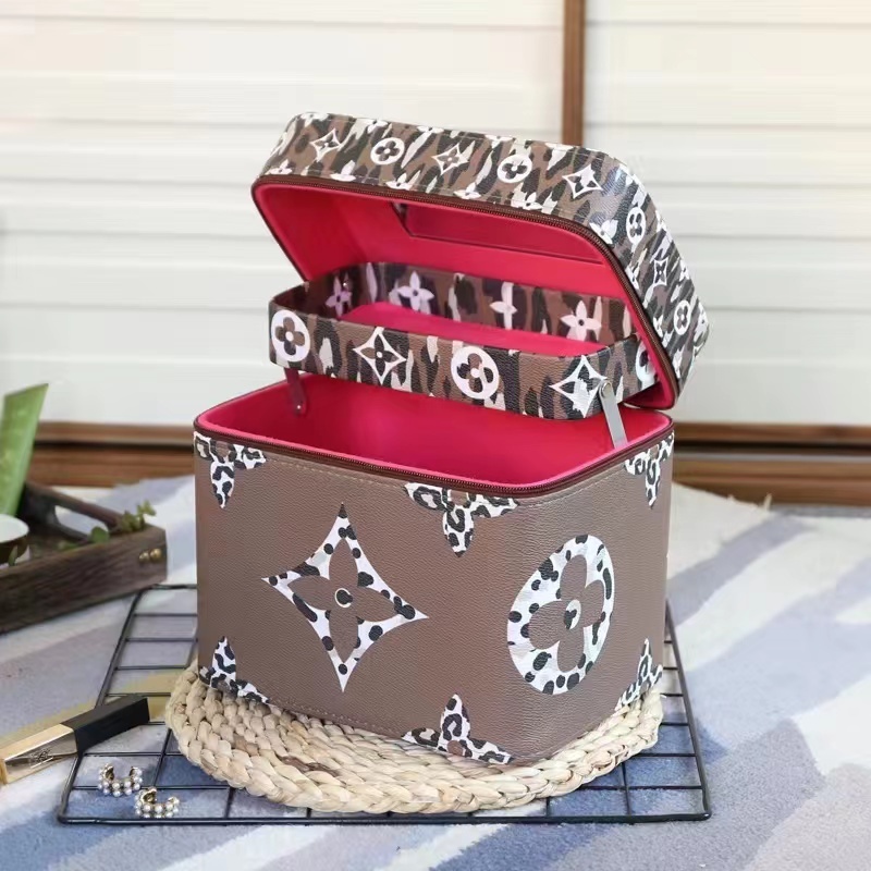 $40-LDN-288 LV gallery