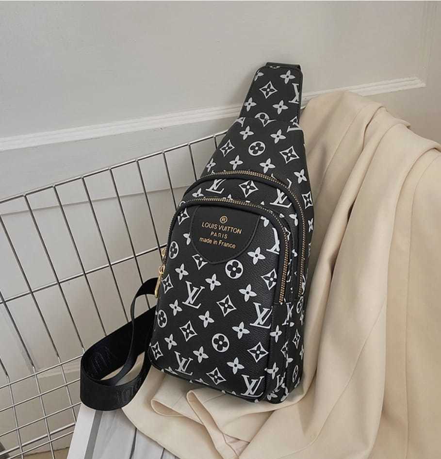 $40-LDN-296 LV gallery