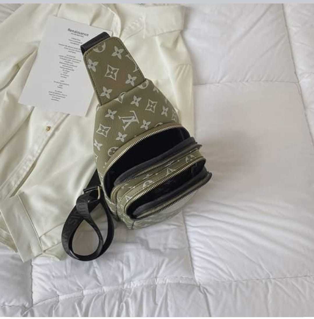 $40-LDN-296 LV gallery