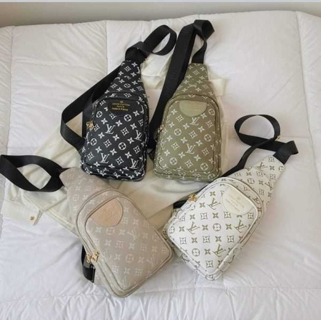 $40-LDN-296 LV gallery