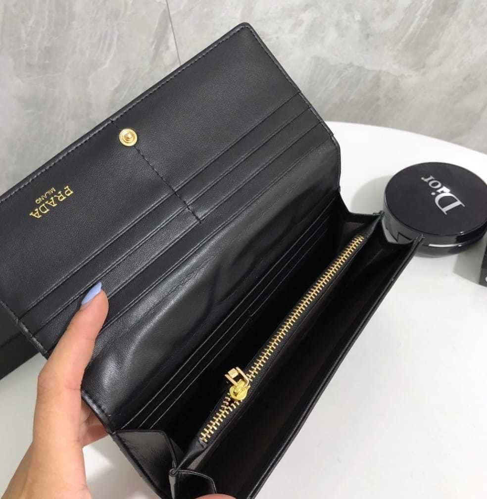 $41-LDN-772 wallets gallery