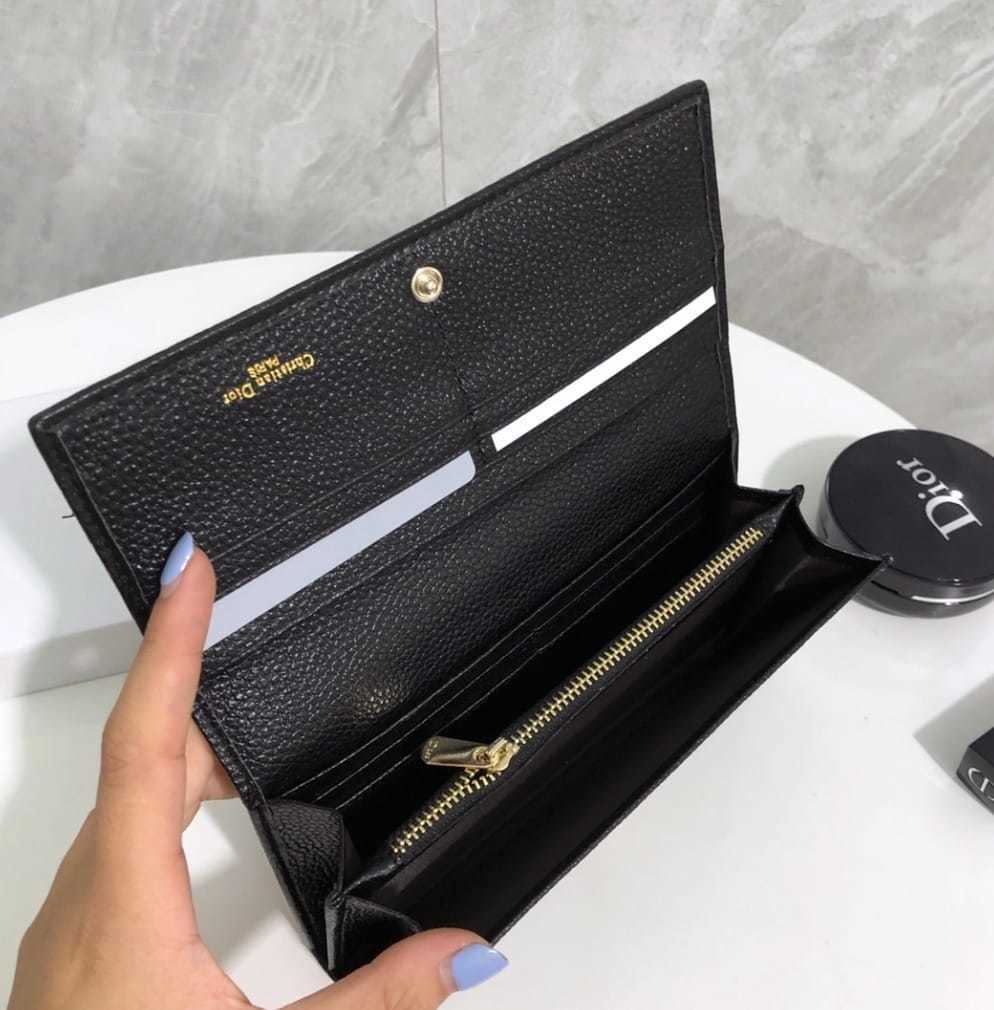 $41-LDN-772 wallets gallery