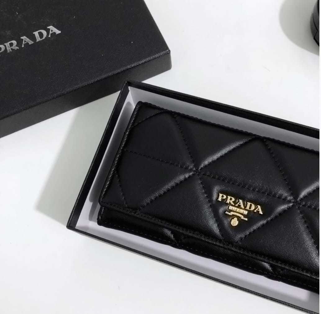 $41-LDN-772 wallets gallery