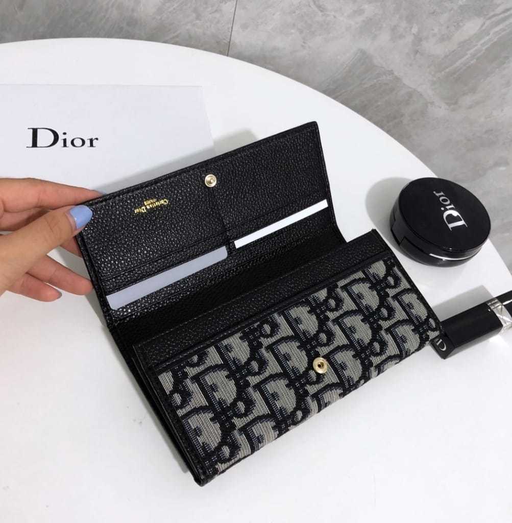 $41-LDN-772 wallets gallery