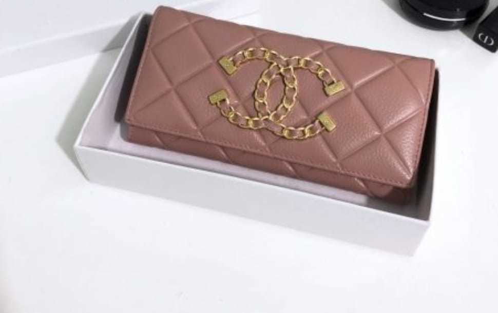 $41-LDN-772 wallets gallery