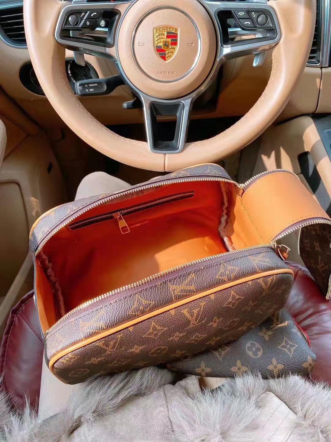 $42-LDN-290 LV gallery