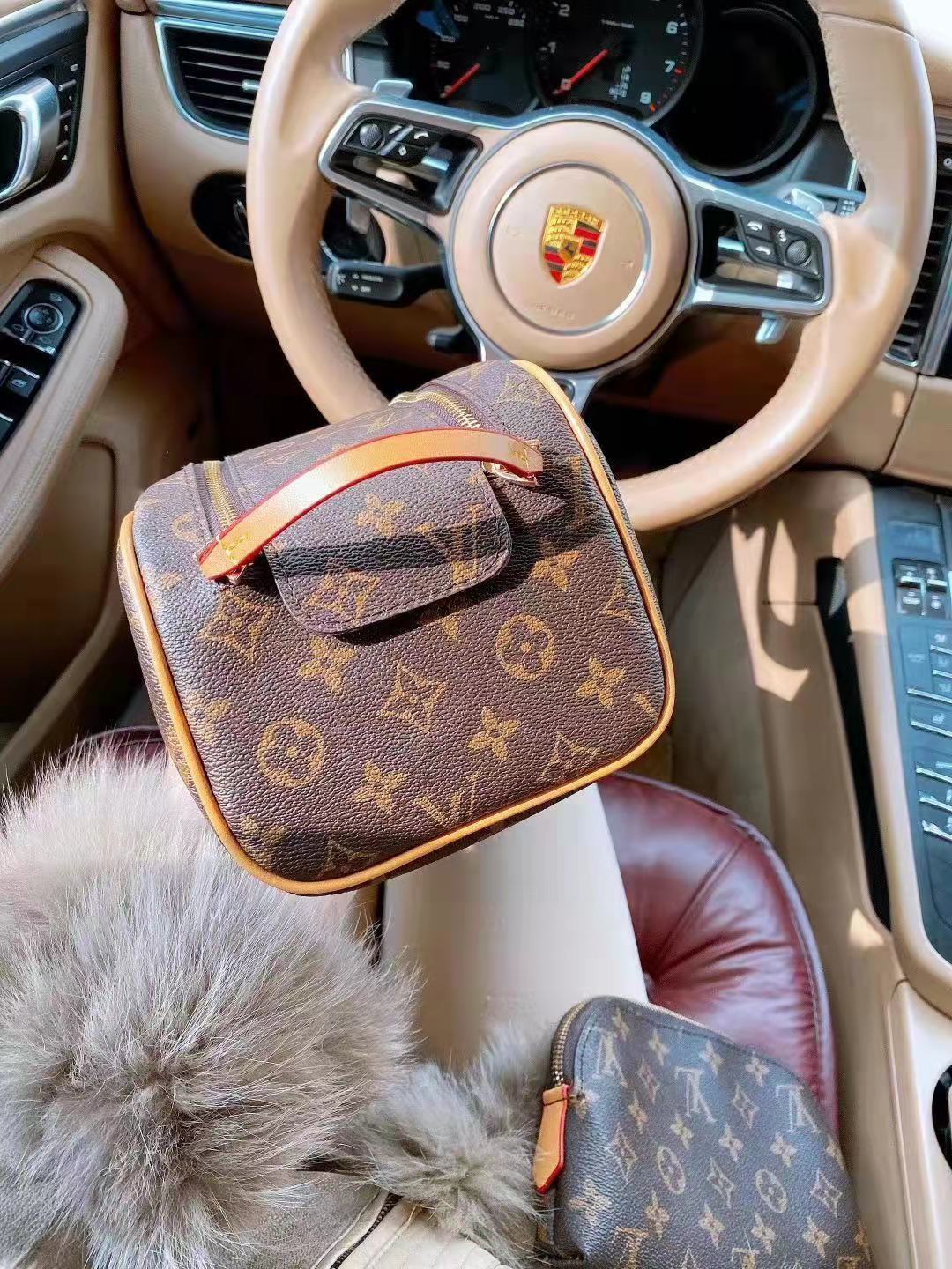 $42-LDN-290 LV gallery