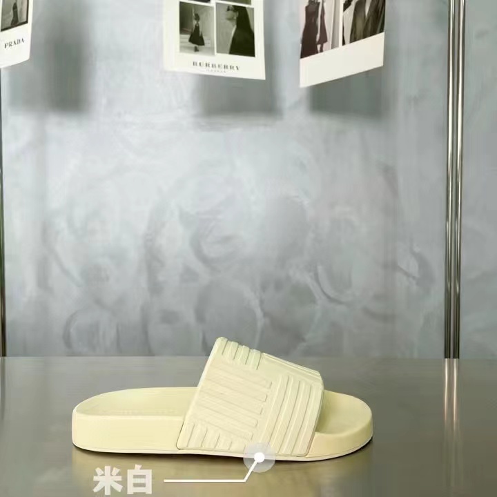 $43-LDN-429 BV gallery