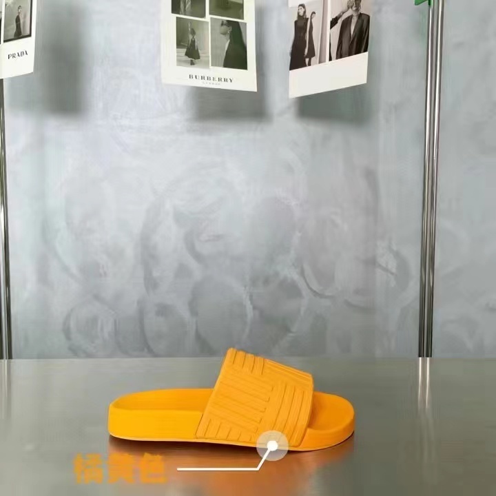 $43-LDN-429 BV gallery