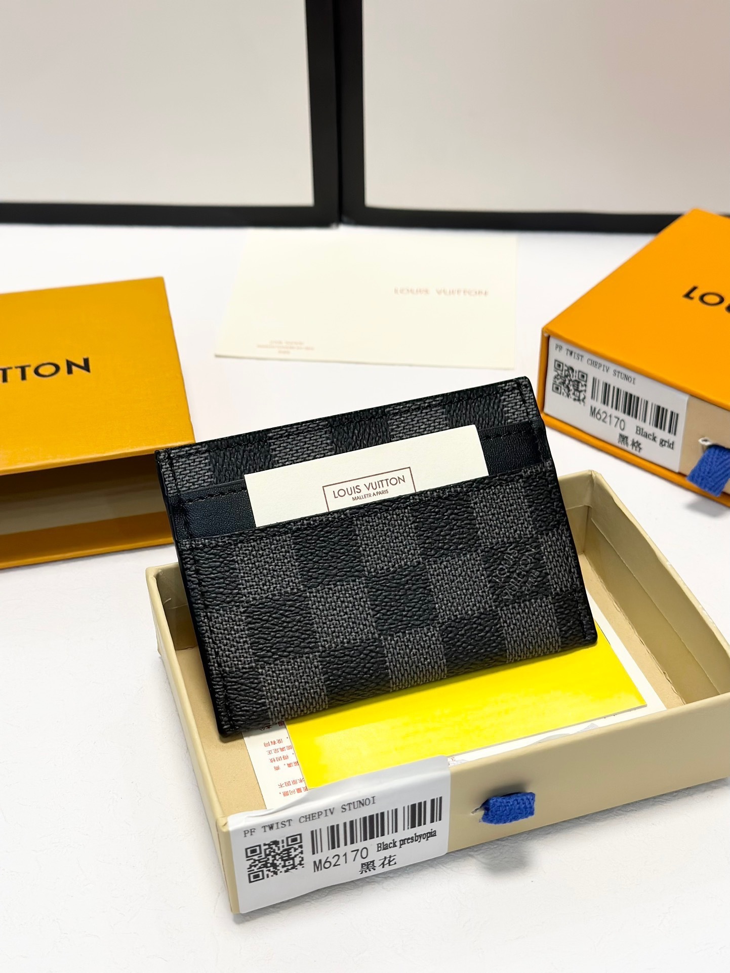 $43-LDN-736 LV gallery